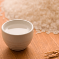 NINKI TARU BARRELLED JUNMAI GINJO 0,72L SAKE Z JAPOŃSKICH KADZI I BECZEK CEDROWYCH