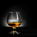 A. E. DOR VS SELECTION COGNAC 0,7L + KARTONIK – FRANCUSKA ELEGANCJA Z NUTAMI KWIATÓW, MIODU I SUSZONYCH MORELI