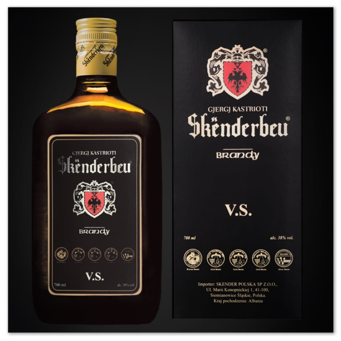 SKENDERBEU V.S. ALBAŃSKA BRANDY 0,7L + KARTON