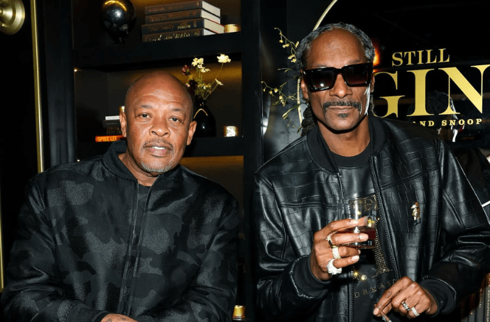 Still G.I.N. by Dre and Snoop podawany na lodzie z cytrusowym dodatkiem