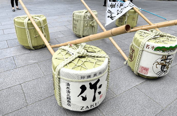 Ninki Taru Barrelled Junmai Ginjo sposób podania