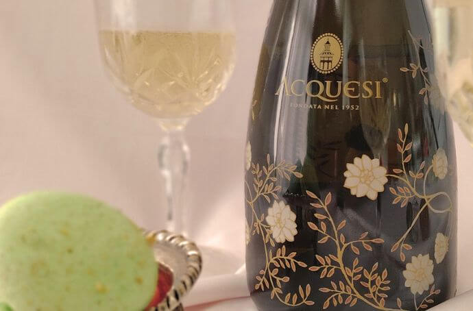 ASTI DOLCE ACQUESI BIAŁE SŁODKIE WINO WŁOSKIE 0,75L MUSUJĄCE WINO PEŁNE ...